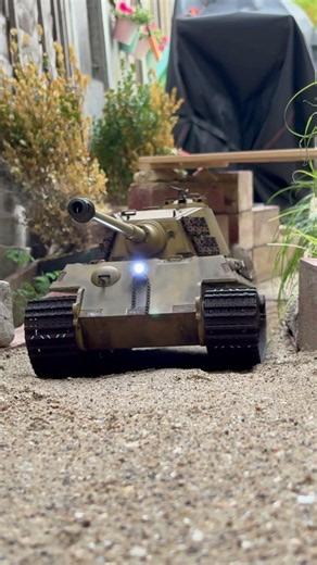 1/16 HENGLONG KING TIGER TANK!