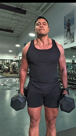 Dumbbell Hammer curls with 70lbs alternating in each arm #isolation #dumbbellworkout #biceps #arms