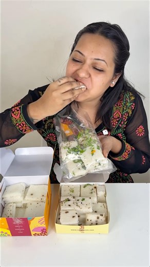 230Rs White Dhokla🤪 Vs 179Rs Vs 88Rs | Cheap Vs Expensive | #trending #shorts #foodie