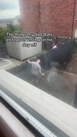 He’s been at it for like 2 hours aswell 🤥 #viral #foryou #dad | dads
