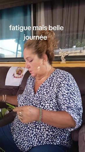 Vidéos de Elinia (@eliniadbrv) avec son original - Elinia