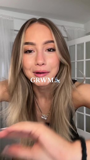 Airport Outfit Essentials with Adanola: Hannah Harrell's Travel Style