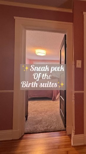 ✨ Sneak peek time! ✨ Our birth suites are coming together beautifully — cozy, peaceful, and designed for comfort in every detail. 💜 The main suite, with its soft pink and warm brown tones, will soon feature a large heated birth tub (we can’t wait for the plumbing to be finished!). The second suite, in calming shades of blue, is already stocked with comfort tools like a birth stool, birth balls, and a TENS machine to help you labor naturally and peacefully. 🌿 Each room was created with one thin