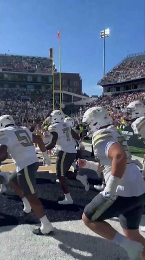 Ga Tech takes the field vs Virginia Tech
