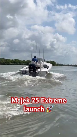 25’ Majek Extreme Launch 250 Yamaha SHO.