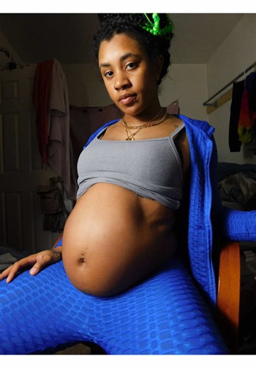 You know the food is good when you have to burp to make more room 🤭 #belly #bloated #bloatedbelly #foodie #foodbaby #burps #burp #burping #mukbang #eating #bodypositive #bodypositivity #foodbabybelly