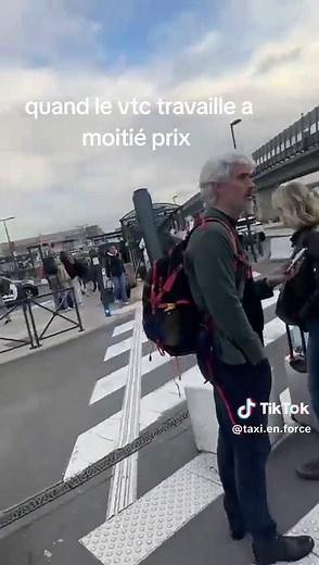 Collecte de clients en taxi, tous chez Hubert