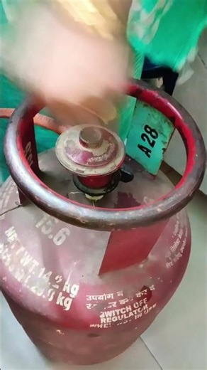 LPG ka matlab gas cylinder ki dikkat #viral #trending #gas