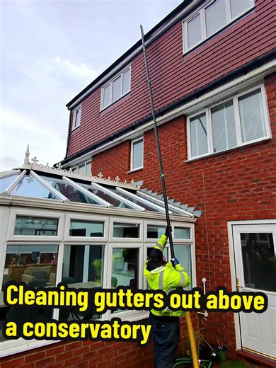 Ever wondered how to clean the guttering out above a conservatory? Rather than forking out lots of money on scaffolding, we use a gutter vacuum to suck the debris straight out 👌🏼 a mess free, safe & affordable solution for gutter cleaning! #gutter #cleaning #tik #tok #cleaninghacks
