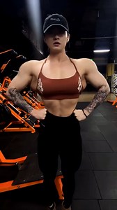 strong girl #girlbodybuilder #womanpower #fbb #fitchicks #femalemuscle #strongwomen | GIRLS and Muscles
