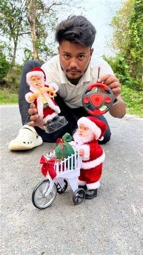 2Ta Santa Tricycle Gift vs Musical Santa Claus