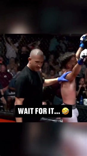 Ref forgot he was on the job 🤣