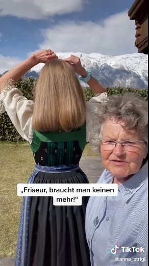 Omi's Haartrick: Denke an neue Frisuren!