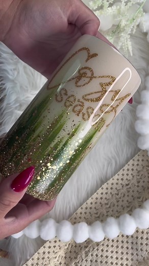 Day 3 of my 5 days of fall! Full tutorial is up on my channel! #howto #diygifts #giftideas #resincrafts #epoxyart #tumblermaking