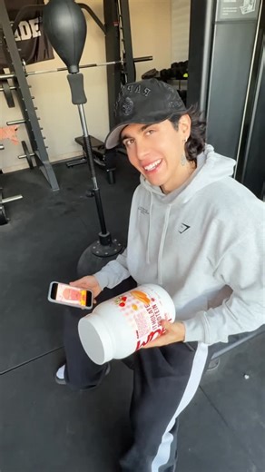 CARLOS BELCAST on Instagram: "Me leíste la mente 🦈 @gymshark /(BELCAST10) 🔥 @rawnutrition / (BELCAST) 💊 @revivemd / (BELCAST) 🧊 @rgmntco / (BELCAST) 💪 @ironsidemexico / (BELCAST) #humor #meme #relatable #funny #gymhumor #gymshark #rawnutrition #revivemd #sketch #relatable #fitness #trend #relatable #fitspo #workout #muscle #trend #rueels #trend #bulk #shredded #motivation #fitness #anime #trend #supplements #comedy #sketch #carlosbelcast"