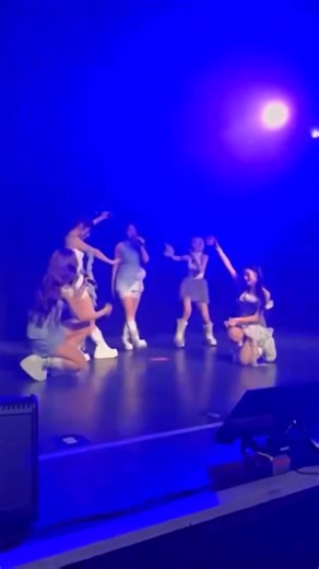 UNIS’ main rapper Yoonacris! Goosebumps ‘yoona, can’t help myself to watch it over and over mga 67times HAHAHA #유니스 #UNIS #uniseverlasttour #UNISinUSA #Yoona | Unis Never MWAHiinis