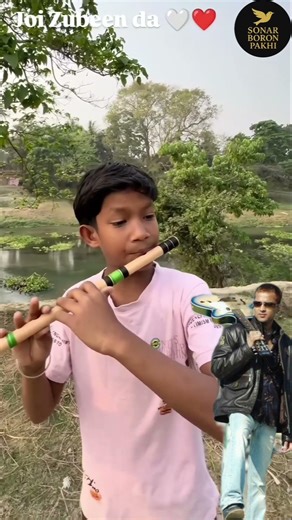 Young boy plays Flute Zubeen Garg Song | Mayabini | Assam | Bengal | India | Student |Street Singer