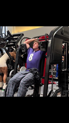 Nautilus pullover machine. Like Dorian Yates