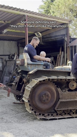 Some things really do get better with age... do you agree? 😎🚜 #countycrawler #crawler #fordson #tractor #chucklinggoat #tractor #vintage #tractorcollection #vintagetractor #bts #farming #farmlife #agriculture | Chuckling Goat