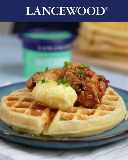 Brunch just got an upgrade! Treat yourself to a weekend feast with our Fried Chicken & Waffles using LANCEWOOD® Buttermilk. Crispy and delicious! 🧇🍗 https://lancewood.co.za/recipes/crispy-chicken-buttermilk-waffles/ #LANCEWOOD #LANCEWOODQualityTime #QualityTime #CreamCheese #MadeForMoreMoments #FriedChickenAndWaffles #SummerBrunch #FeelGoodFood #Buttermilk | LANCEWOOD