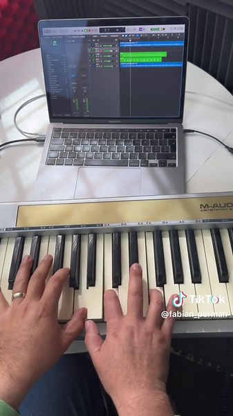 Aprende a tocar 'Se baila así' en teclado