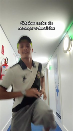Dancinha viral do TikTok 2026: tiktokers antes de começar a dancinha