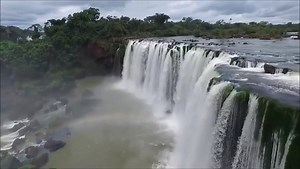 Más de 3 minutos de puro relax con hermosas imagenes de las Cataratas del Iguazú vistas desde un drone. Una belleza! | Parque Nacional Iguazú