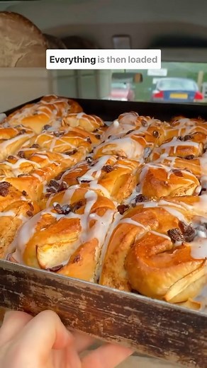 Can’t believe everything went so quickly!✨ Ps: I’ve now put my little sourdough recipe on YouTube (link in bio)#sheetpanrecipes #sheetpandessert #krollskorner #chocoltelovers #perfectbrownies #thebestbrownies | Kitty Tait | Facebook