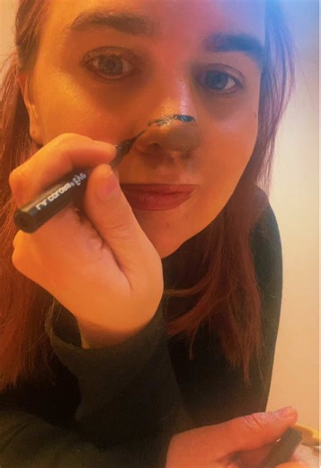 Creating a Standout Makeup Look Inspired by Roxanne