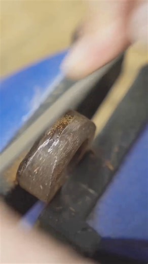 Video credits: @forestcraftdiy From Coconut to Ring – Handmade Transformation Full video on YouTube 🎥 (Link in bio) In this video, I turn a real coconut shell into a handmade ring. The dark band is crafted from coconut shell, and the white center is shaped from bone to resemble the inside of a coconut. A simple natural material transformed into a wearable piece of art. This project focuses on: • Coconut shell carving • Shaping and polishing natural materials • Creating contrast between dark and