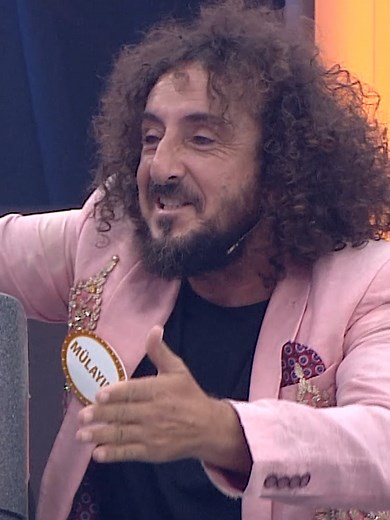 Mehmet Ali Erbil'e ilginç hediye!🤣 #Turnike tekrar bölümüyle bu akşam 20.00’de #KanalD’de!