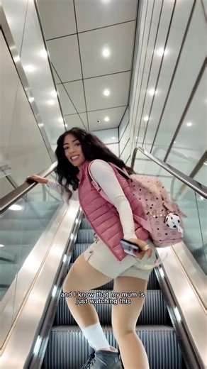 SUNPI on Instagram: "🚨New series alert 🚨 Welcome to side quests with sunpi where I take you on all my random side quest starting here, new job? Dinosaur tamer or am i just delulu. 🏷️ #dayinmylife❤️ #dayinmylifevlog #diml #dayinmylife #gamer #gamerlife #dinosaur #jurassic Thank you @jurassicworldevolution for letting me work for you for a couple hours ✨🤭"