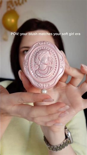🎀 I can’t get over how beautiful this blush is… Cool-toned, muted and perfect