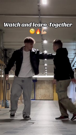 He showed me the PRO SECRET 🤫✨ Was this video helpful for you❓Let me know 👇🏻 Custom AI Beat by Phantom and @Beata Czura 🔊🔥 #jumpstyle #tutorial #dancetips #dance #hardstyle