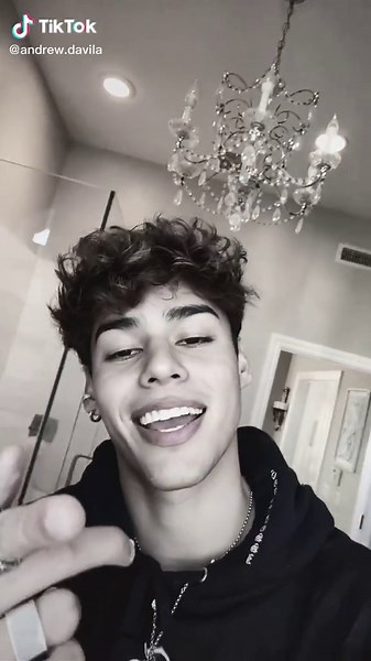📹👀