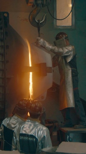 Innsbruck is home to many craftsmen/women, but the Grassmayr Bell Foundry (Glockengießerei Grassmayr) is the oldest of all 🔔❤️‍🔥 They’ve been making bells in Innsbruck for over 400 years - this is how they do it! 🎥: @gabrielgrassmayr #myInnsbruck #innsbruck #glockengießereigrassmayr #bellfoundry #howitsmade #grassmayrbells | Innsbruck - Tyrol (Austria)