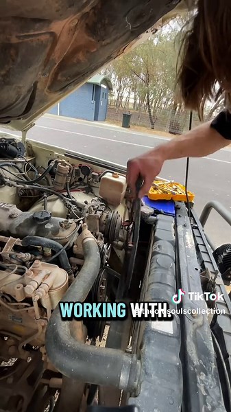 Today I broke down in my 1985 60 series Toyota Landcruiser #theoldsoulscollection #hj60 #60series #2h #fj60