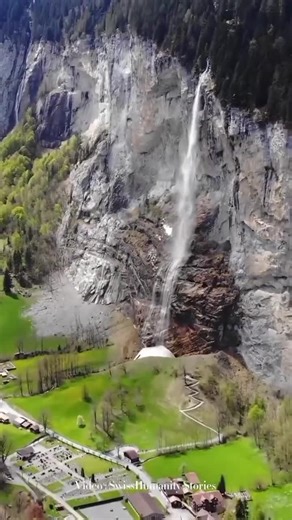 ：因为我经历过很多不好的事我不想他经历我所经历的所以我要一直保护他，我不想让他觉得自己在娱乐圈不快乐。