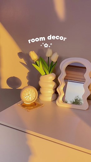 Pinterest Inspired Vase and Tulips Room Decor
