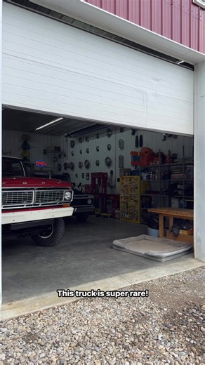 1970 F250 Crewcab Flareside - restored to the Marti Report 👌🔥 #oldtrucks #RestoredTruck #oldtrucks #classictrucks #fordtrucks #1970 #f250 #bumpside #farmtruck #nostalgia #raretrucks #ford #truck #vintage | RetroMotive Alberta