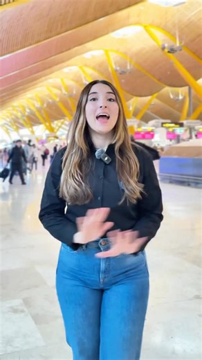 AGENCIA DE VIAJES l FLY TRAVEL✈️ on Instagram: "🚨 ¡Adiós, miedo a Barajas! Guía Esencial para tu Primera Vez en Madrid (Guárdala) Sabemos que la emoción de tu primer viaje a Madrid es gigante, pero la idea de un aeropuerto tan grande como Barajas (MAD) puede generar un poco de nervios. ¡Relájate! En Fly Travel, tu tranquilidad es nuestra prioridad. Por eso, hemos preparado esta guía paso a paso para que te muevas por el aeropuerto como si ya hubieras estado allí 10 veces. En este Reel te mostra