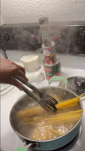 Stuffed Turkey Meatballs and Homemade Garlic Bread the Pampered Chef Way! ‪@pc_courtney_corner‬