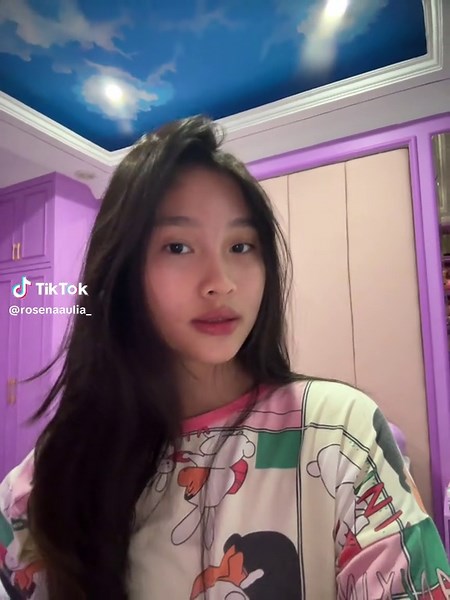 Colorful Room with Cozy Atmosphere: A Unique Setting