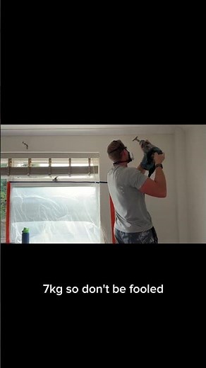 Removing Ceiling Coving with a Demolition Hammer | Plastering Tip