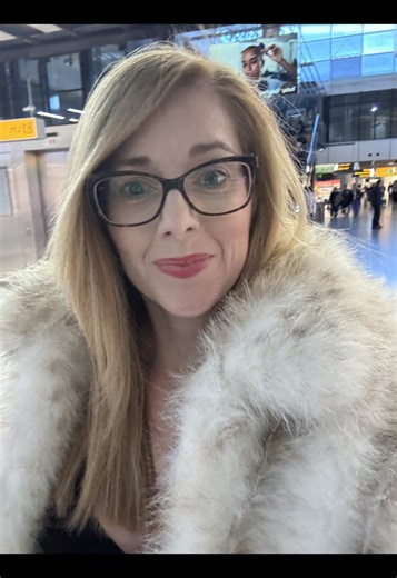 OOTD Black Leather Leggings Fur Coat #ootd #StyleConfidence #outfitidea #ConfidentWoman #leggings