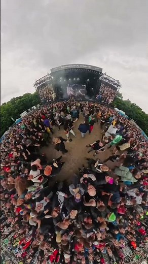 Thank you, for that non-stop energy. Which country’s crowd can top this? 📷: ‪@milanrisky5546‬