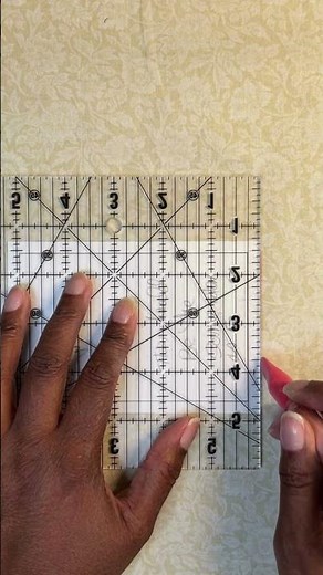 A Simple House Quilt Block #quiltblocks #quilttutorial #sewingideas