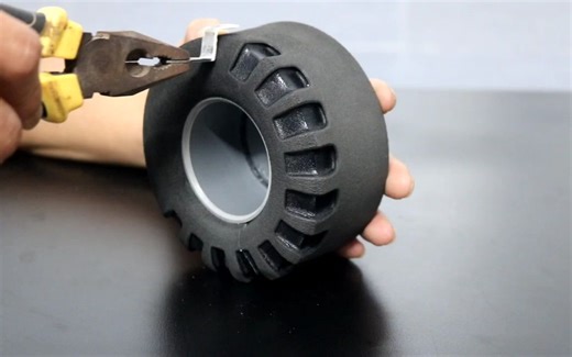 带 PVC 管的 DIY RC 越野轮