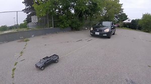 Cen Racing F450 拉动一台汽车