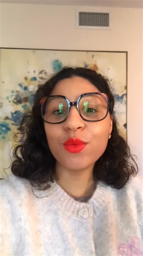 Clara Domesor | Chers lecteurs, 🏠✨ Saviez vous que certaines couleurs sont à éviter dans certaines pièces de votre maison ? 🏠🛋🔮🎨 Un rouge feu évoquant un... | Instagram